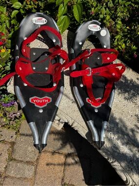Red Feather Youth Snowshoe with Red Straps